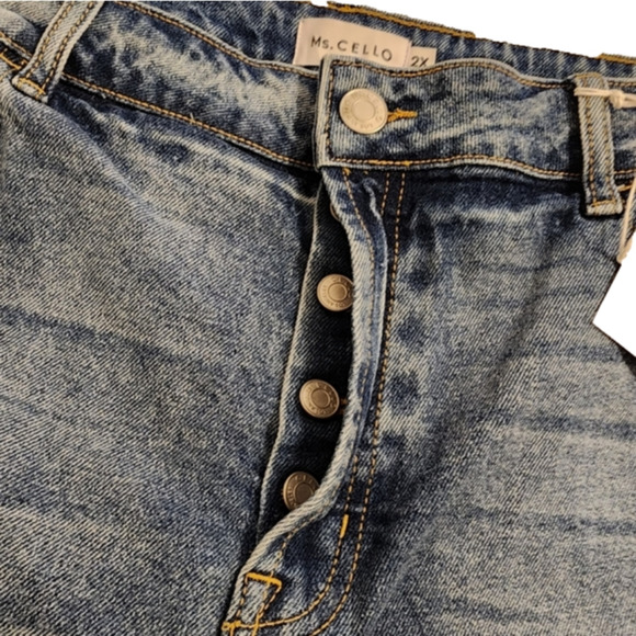 Cello Jackie Blue Denim Bermuda Shorts Cuffed Hem High Waist Plus Size 2X NWT - Picture 6 of 9